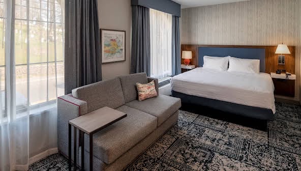 Hampton Inn & Suites